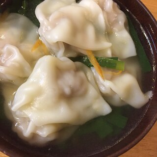 水餃子みたいにワンタンスープ